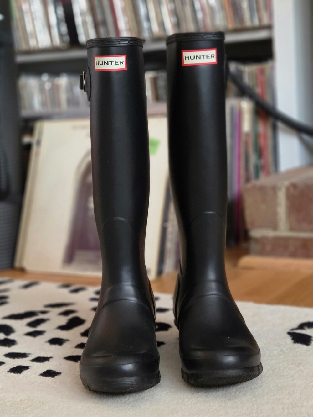 Hunter Tall Matte Black Women's Wellies Rain Boots with Logo Trim - Picture 2 of 6
